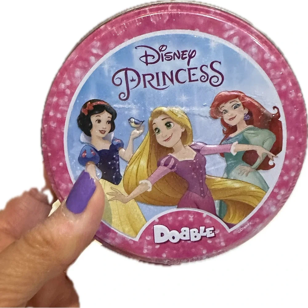 DISNEY PRINCESS DOBBLE SPOT IT ROUND CARD GAME TRAVEL RAPUNZEL SNOW WHITE ARIEL